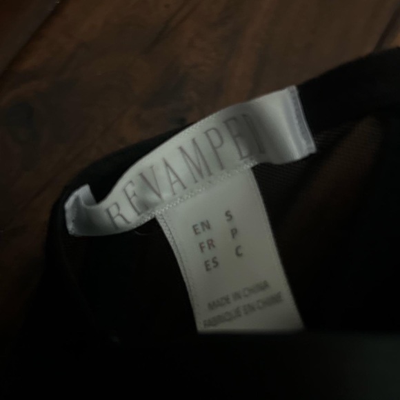 Revamped black corset-like crop top with gold chain straps ✨ - Picture 4 of 4